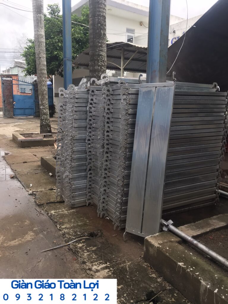 mâm giàn giáo mạ kẽm