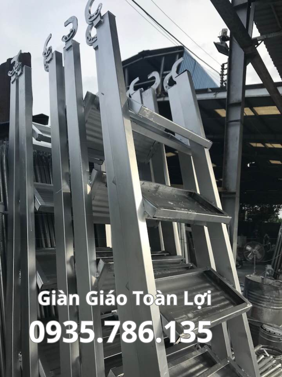 Cầu Thang Xây Dựng