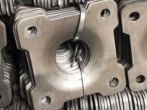 Bát đế Cây chống hàn trên dưới cột thép