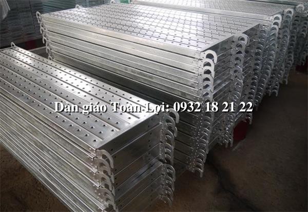Mâm dàn giáo, sàn thao tác giàn giáo thi công
