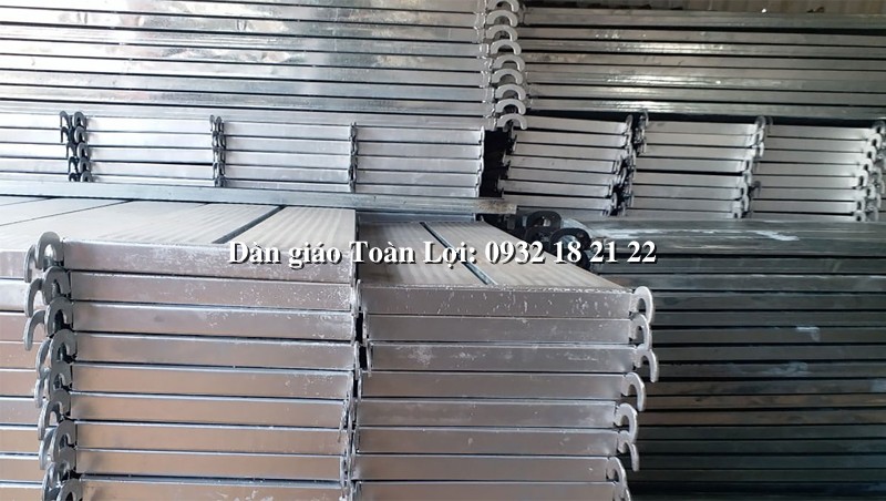 Mâm dàn giáo, sàn thao tác giàn giáo thi công kẽm